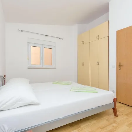 Tomislav Apartment Omis