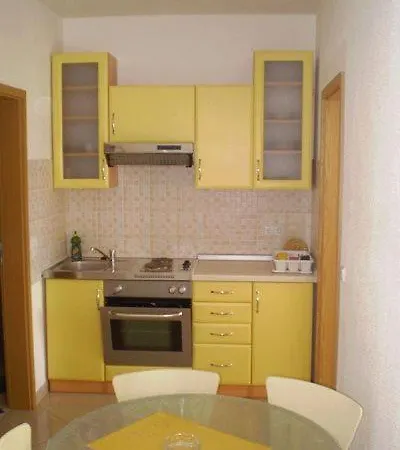 Tomislav Apartment *